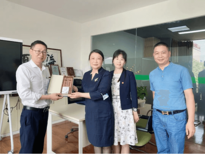 不谈教育，谈“数智”！复旦大学经济学院走进不朽情缘智能！